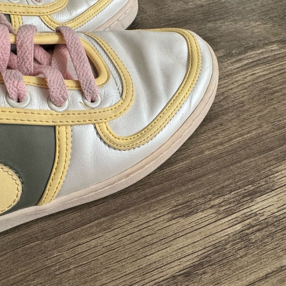 Nike shoes - Picture 2 of 6